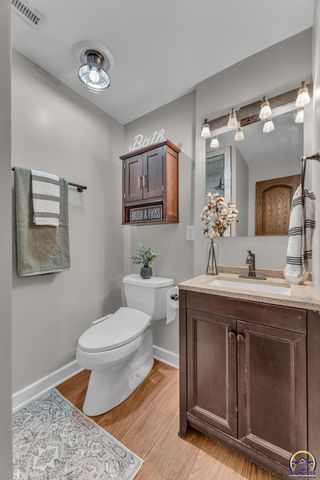 550 NW 58th St, Topeka, KS 66617