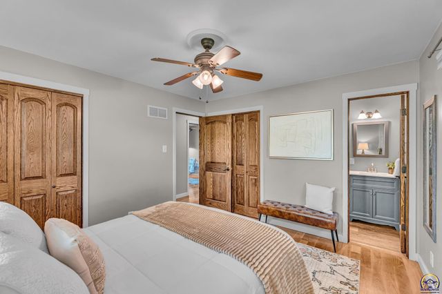 550 NW 58th St, Topeka, KS 66617