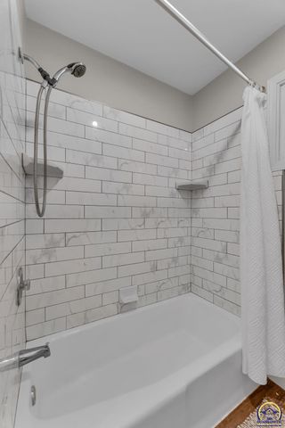 550 NW 58th St, Topeka, KS 66617