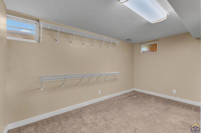550 NW 58th St, Topeka, KS 66617
