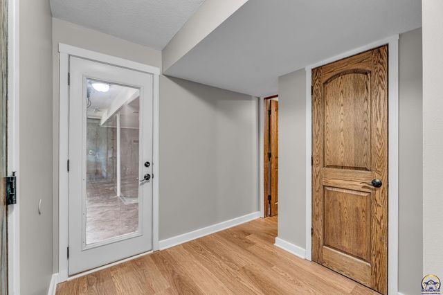 550 NW 58th St, Topeka, KS 66617