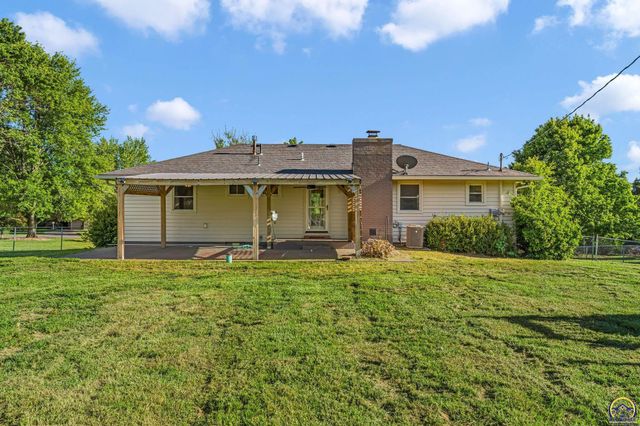550 NW 58th St, Topeka, KS 66617