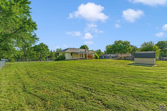 550 NW 58th St, Topeka, KS 66617