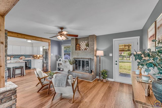 550 NW 58th St, Topeka, KS 66617