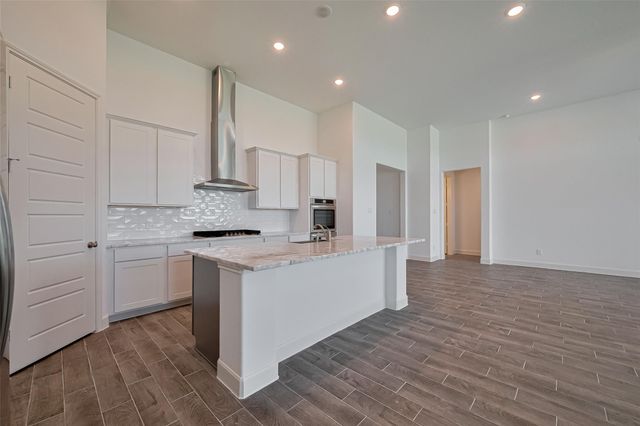 13616 Ballast Green Drive, Texas City, TX 77568