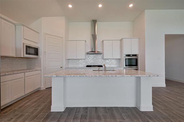 13616 Ballast Green Drive, Texas City, TX 77568