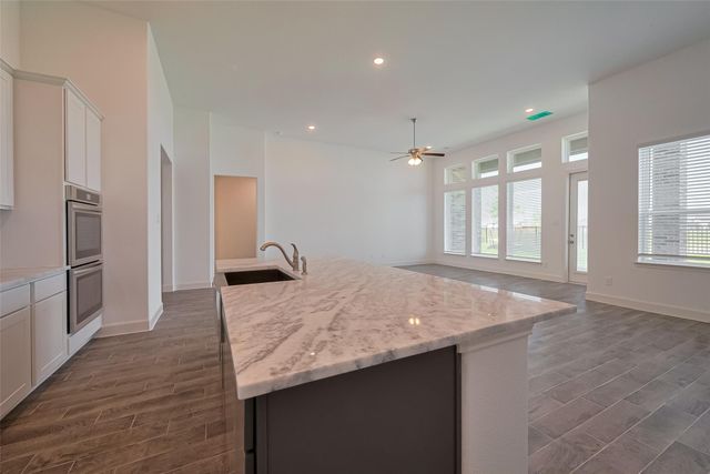 13616 Ballast Green Drive, Texas City, TX 77568