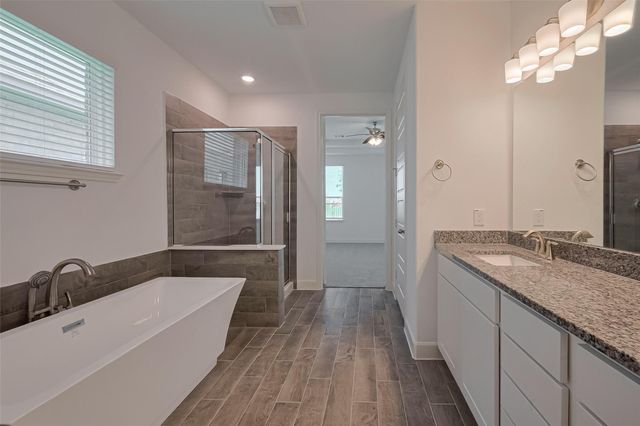 13616 Ballast Green Drive, Texas City, TX 77568