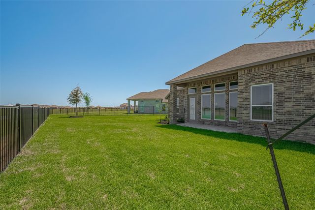 13616 Ballast Green Drive, Texas City, TX 77568
