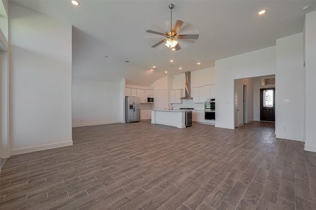 13616 Ballast Green Drive, Texas City, TX 77568