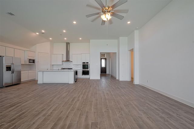 13616 Ballast Green Drive, Texas City, TX 77568