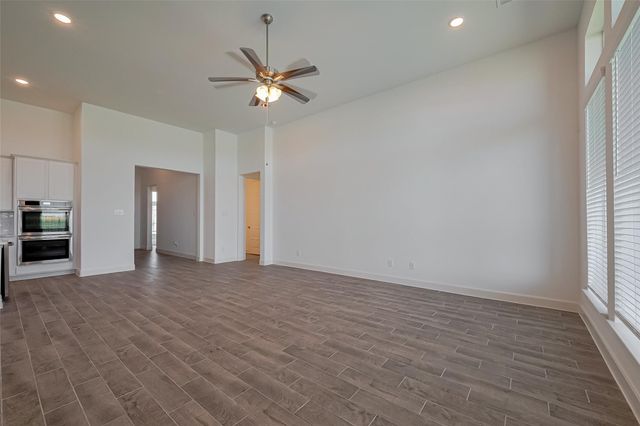 13616 Ballast Green Drive, Texas City, TX 77568