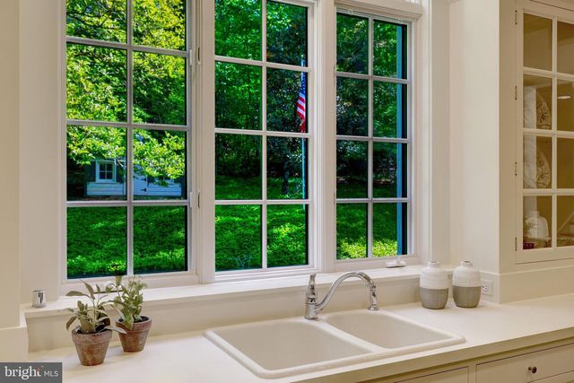 1110 BROOK VALLEY LN, Mclean, VA 22102