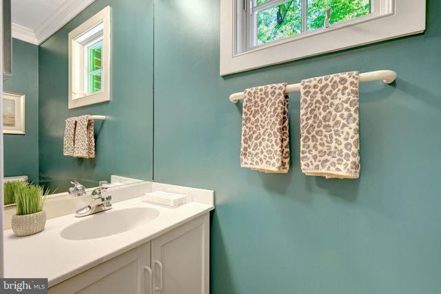 1110 BROOK VALLEY LN, Mclean, VA 22102