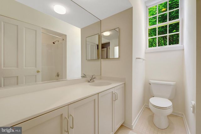 1110 BROOK VALLEY LN, Mclean, VA 22102