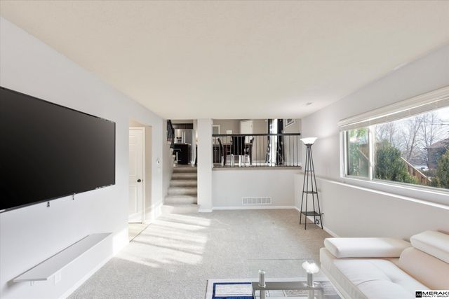 18707 Birchwood Avenue, Omaha, NE 68136