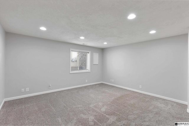 18707 Birchwood Avenue, Omaha, NE 68136