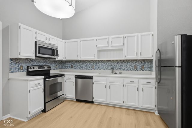10293 Sun Gold Court, Fishers, IN 46037