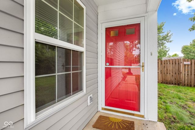 10293 Sun Gold Court, Fishers, IN 46037