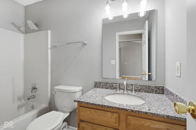 10293 Sun Gold Court, Fishers, IN 46037