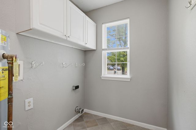 10293 Sun Gold Court, Fishers, IN 46037