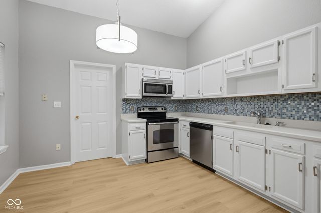 10293 Sun Gold Court, Fishers, IN 46037