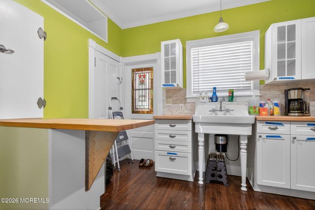 93 Heck Avenue, Ocean Grove, NJ 07756