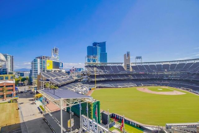 325 7th Ave 610, San Diego, CA 92101