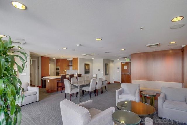 325 7th Ave 610, San Diego, CA 92101