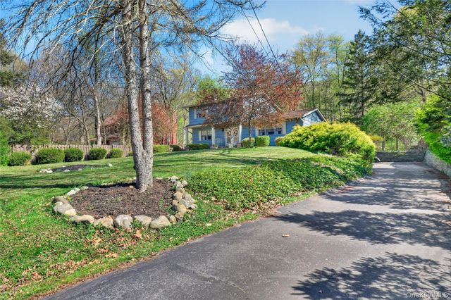 22 Thompson Drive, Washingtonville, NY 10992