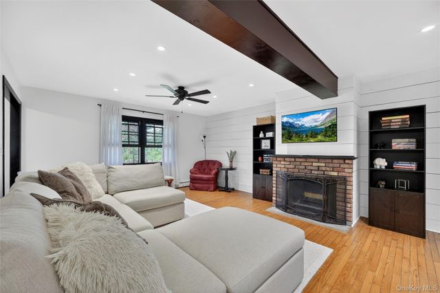 22 Thompson Drive, Washingtonville, NY 10992
