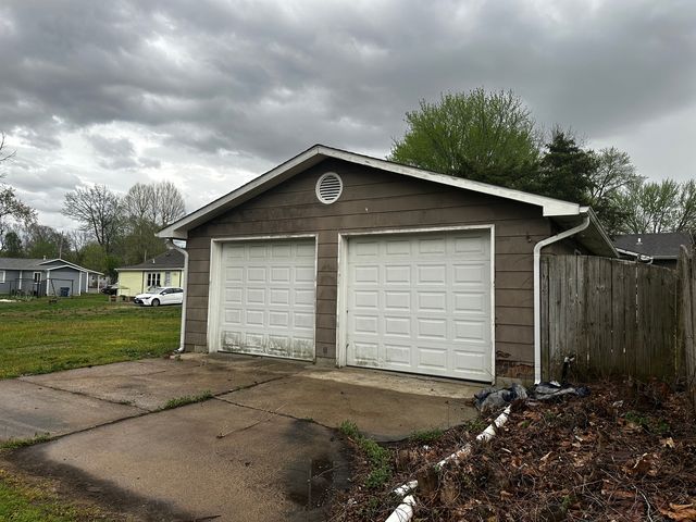 1303 E 4th Street, West Frankfort, IL 62896