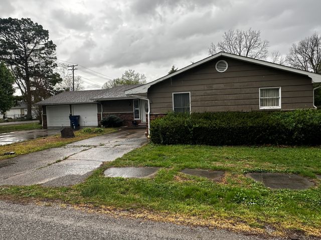 1303 E 4th Street, West Frankfort, IL 62896