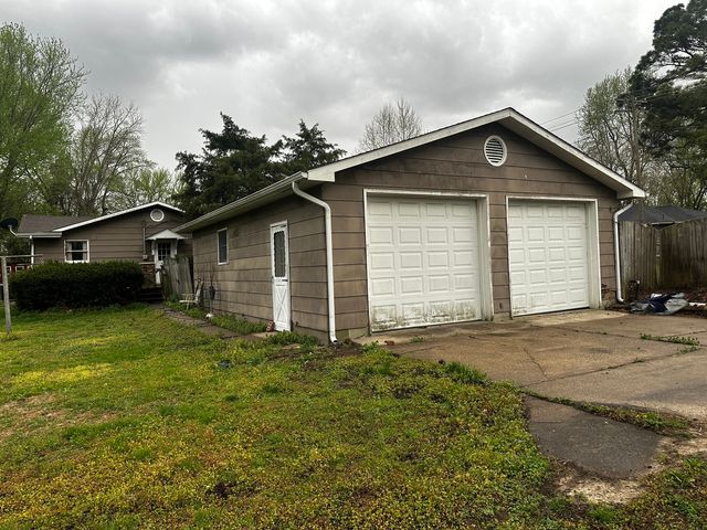 1303 E 4th Street, West Frankfort, IL 62896