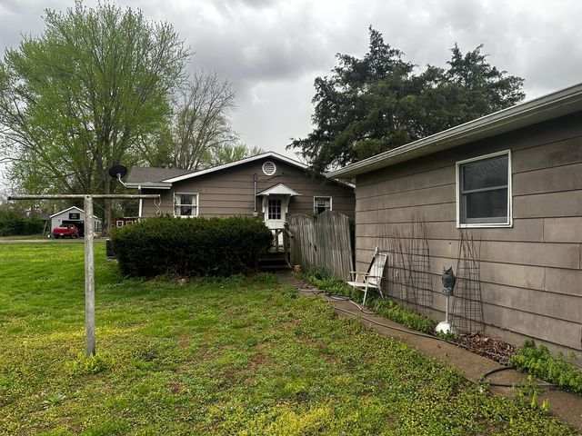1303 E 4th Street, West Frankfort, IL 62896
