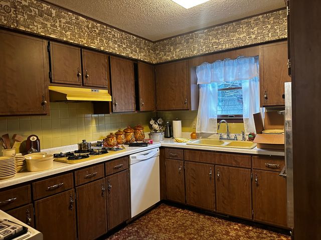 1303 E 4th Street, West Frankfort, IL 62896