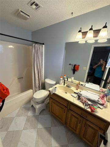 404 SW 20 Th, Bentonville, AR 72712