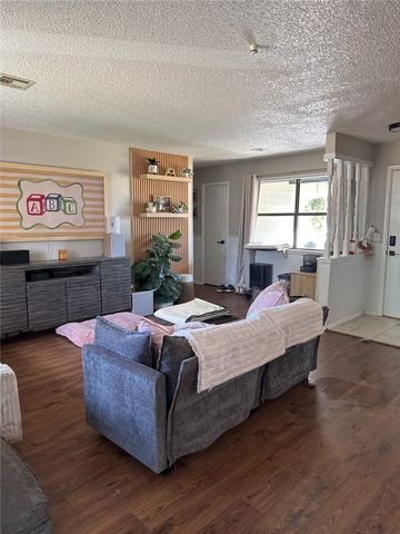 404 SW 20 Th, Bentonville, AR 72712