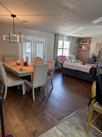 404 SW 20 Th, Bentonville, AR 72712