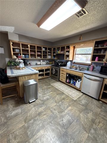 404 SW 20 Th, Bentonville, AR 72712