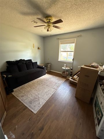 404 SW 20 Th, Bentonville, AR 72712