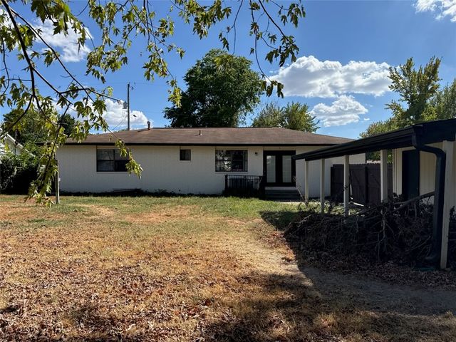 404 SW 20 Th, Bentonville, AR 72712