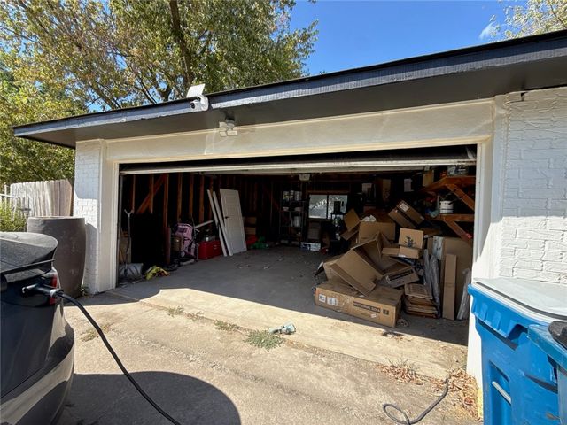 404 SW 20 Th, Bentonville, AR 72712