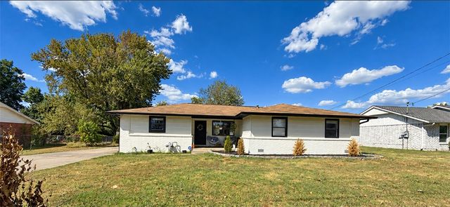 404 SW 20 Th, Bentonville, AR 72712