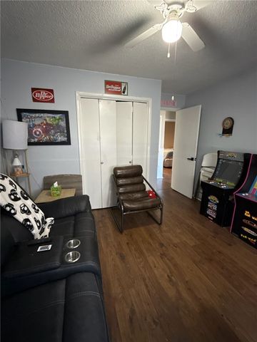 404 SW 20 Th, Bentonville, AR 72712
