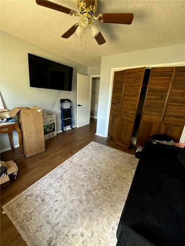 404 SW 20 Th, Bentonville, AR 72712