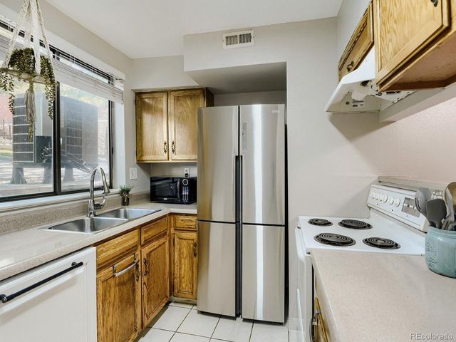 333 W Lehow Ave 4, Englewood, CO 80110