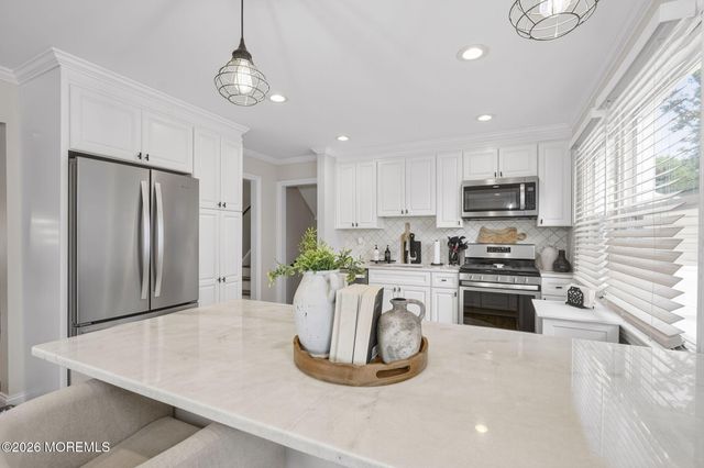 29 Alexander Avenue, Freehold, NJ 07728