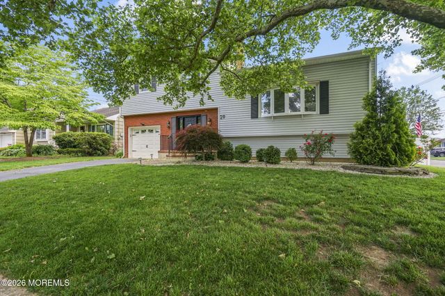 29 Alexander Avenue, Freehold, NJ 07728