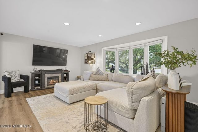 29 Alexander Avenue, Freehold, NJ 07728
